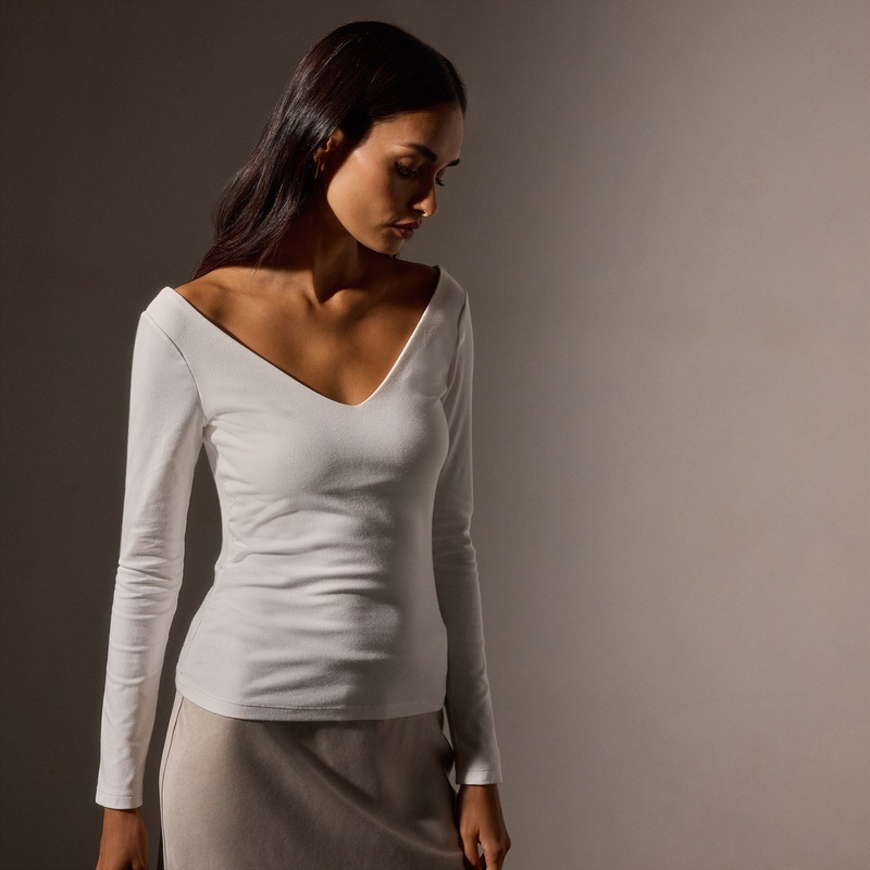 Stretch Lotus Double V Top – White