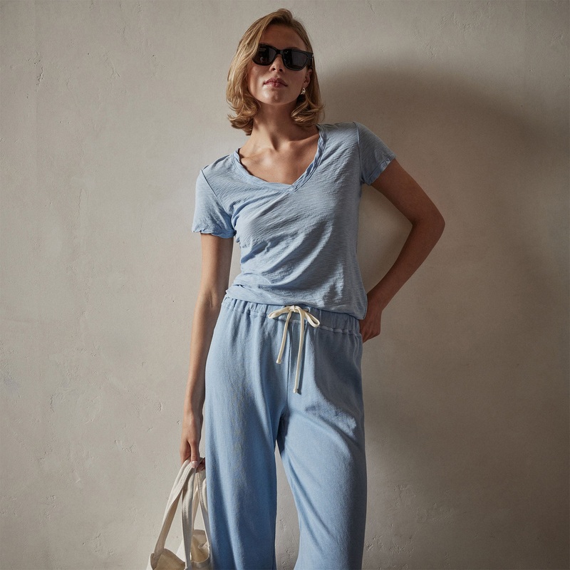 Sheer Slub Casual V Neck – Delta