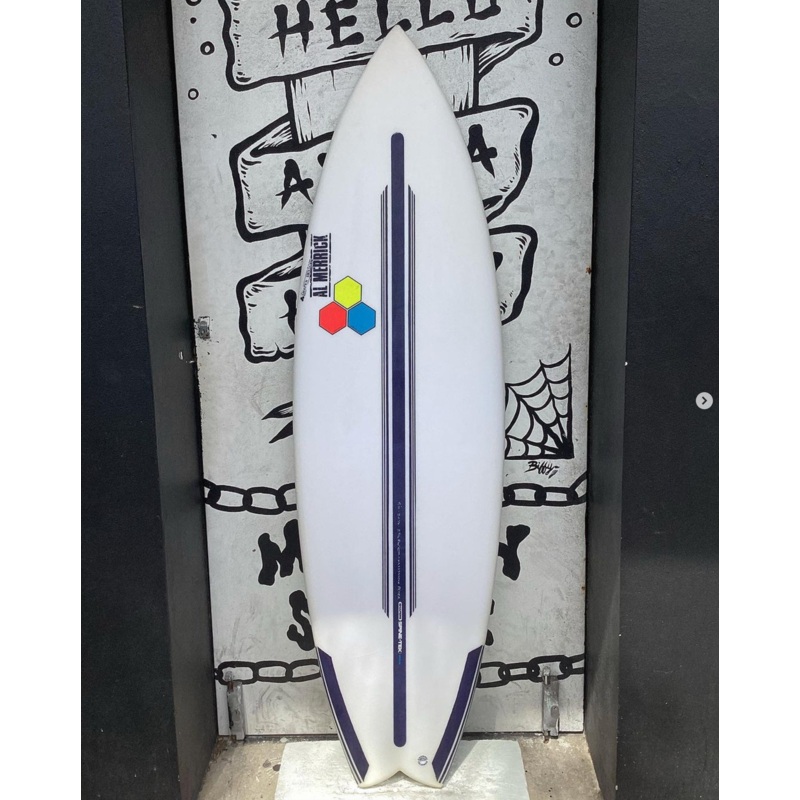 USED – 5’10 ROCKET WIDE SPINE-TEK (36L)
