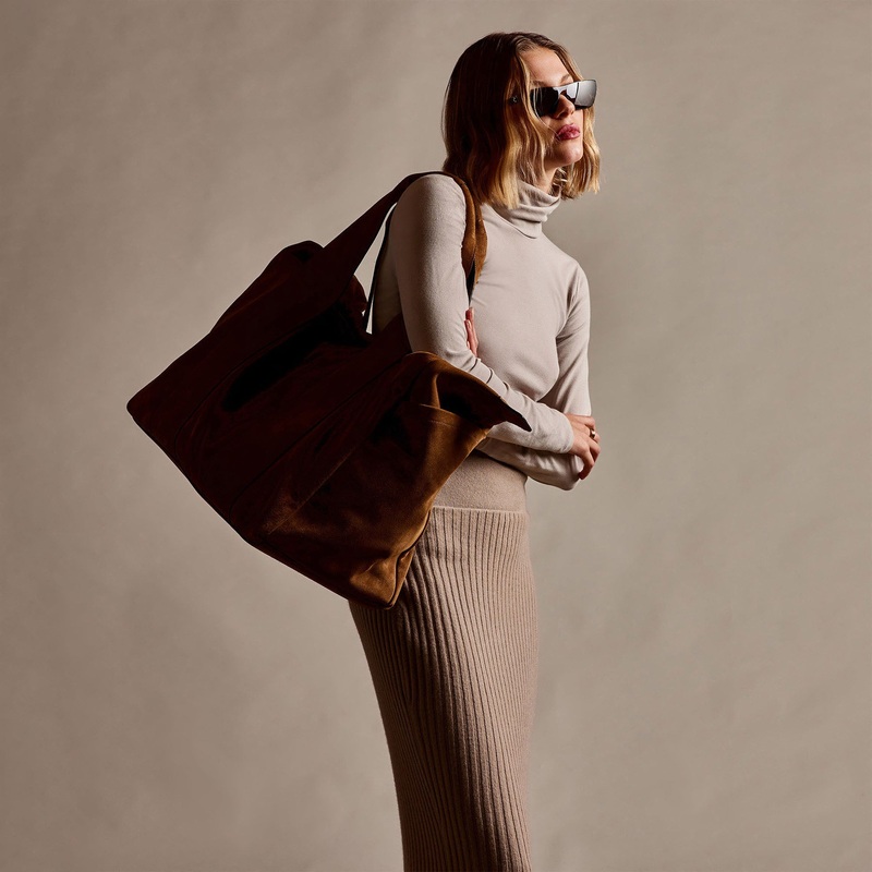 Stretch Lotus Turtleneck – Nude
