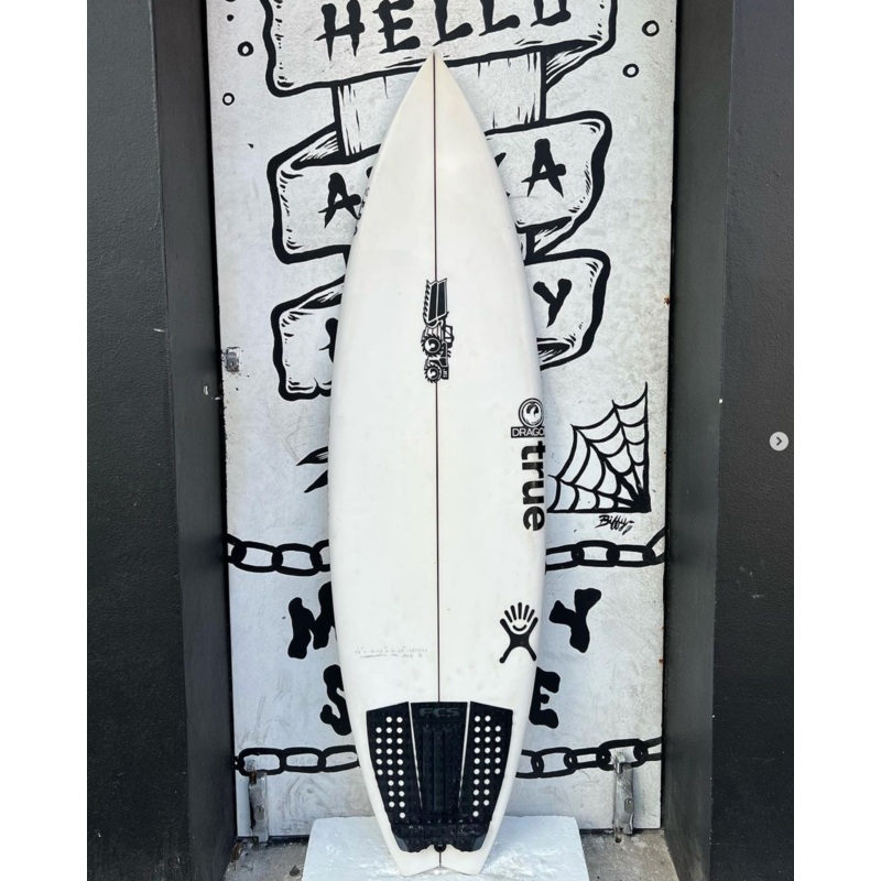 USED – 5’8 XERO QUAD (27L)
