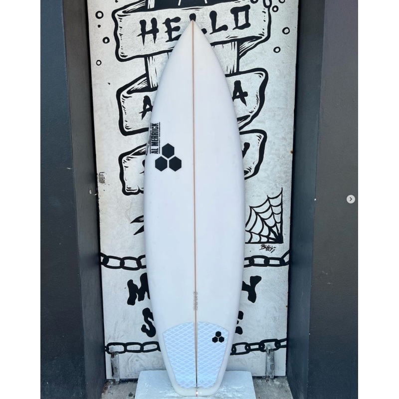 USED – 5’11 ROCKET WIDE (34.4L)