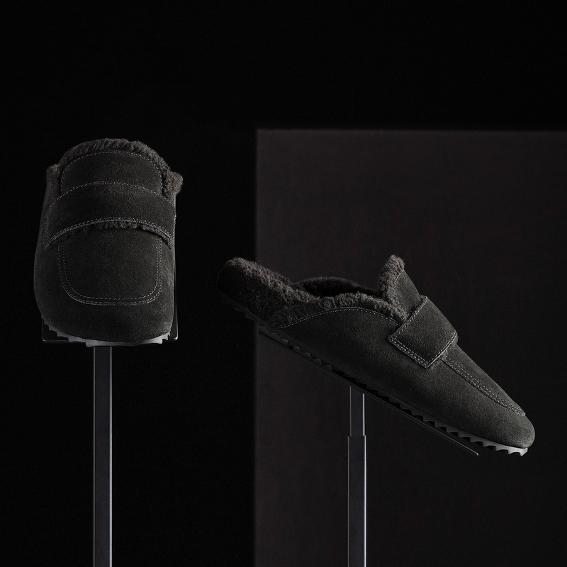Women’s Suede Shearling Loafer – Black/Black